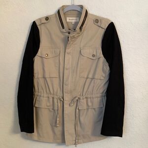 DANIEL REINN Cargo/safari jacket with black sleeves. Size M